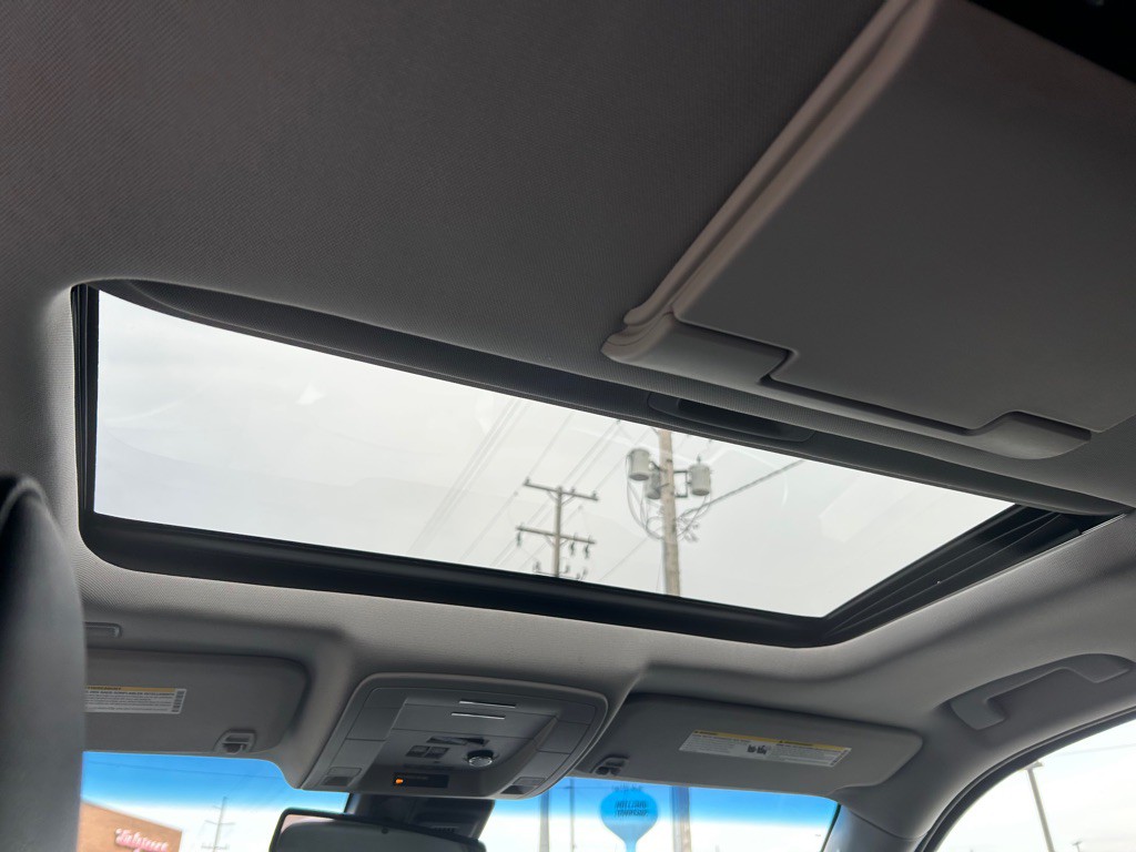 2018 Chevrolet Suburban Image 15