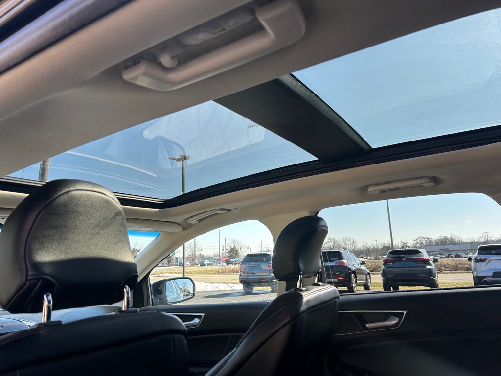 2018 Ford Edge Image 13