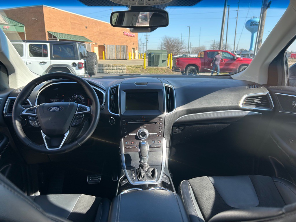 2018 Ford Edge Image 14