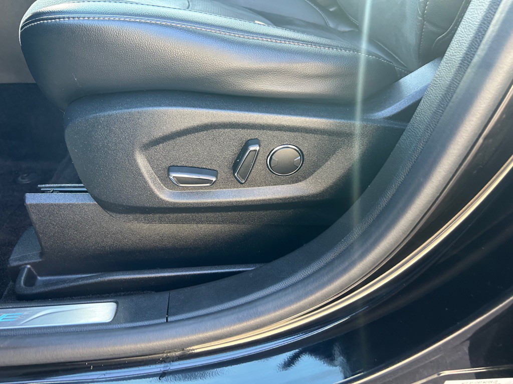 2018 Ford Edge Image 17