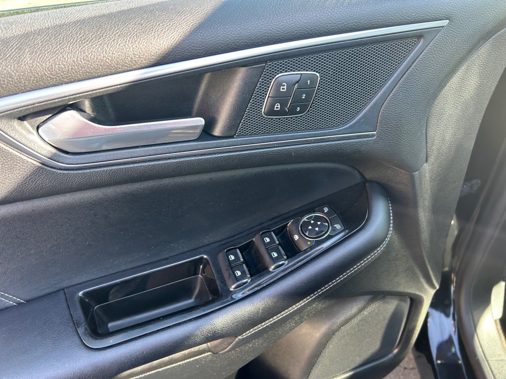 2018 Ford Edge Image 18