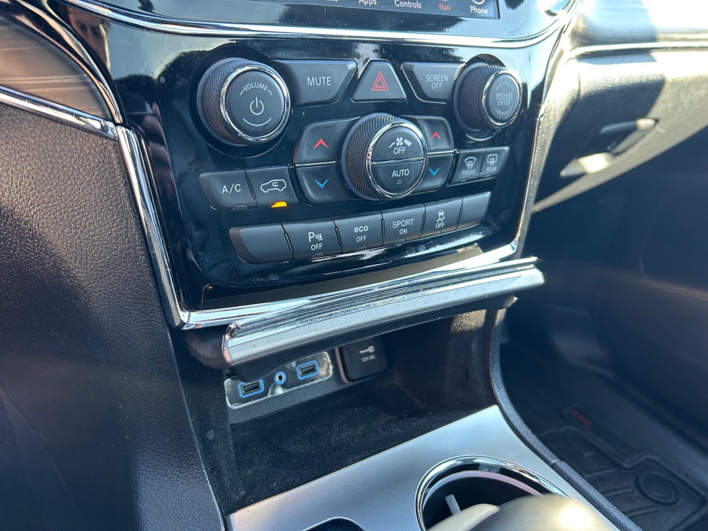 2019 Jeep Grand Cherokee Image 28