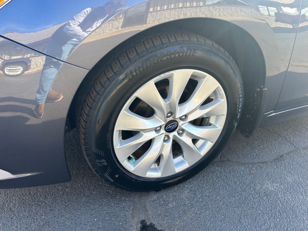 2016 Subaru Legacy Image 4