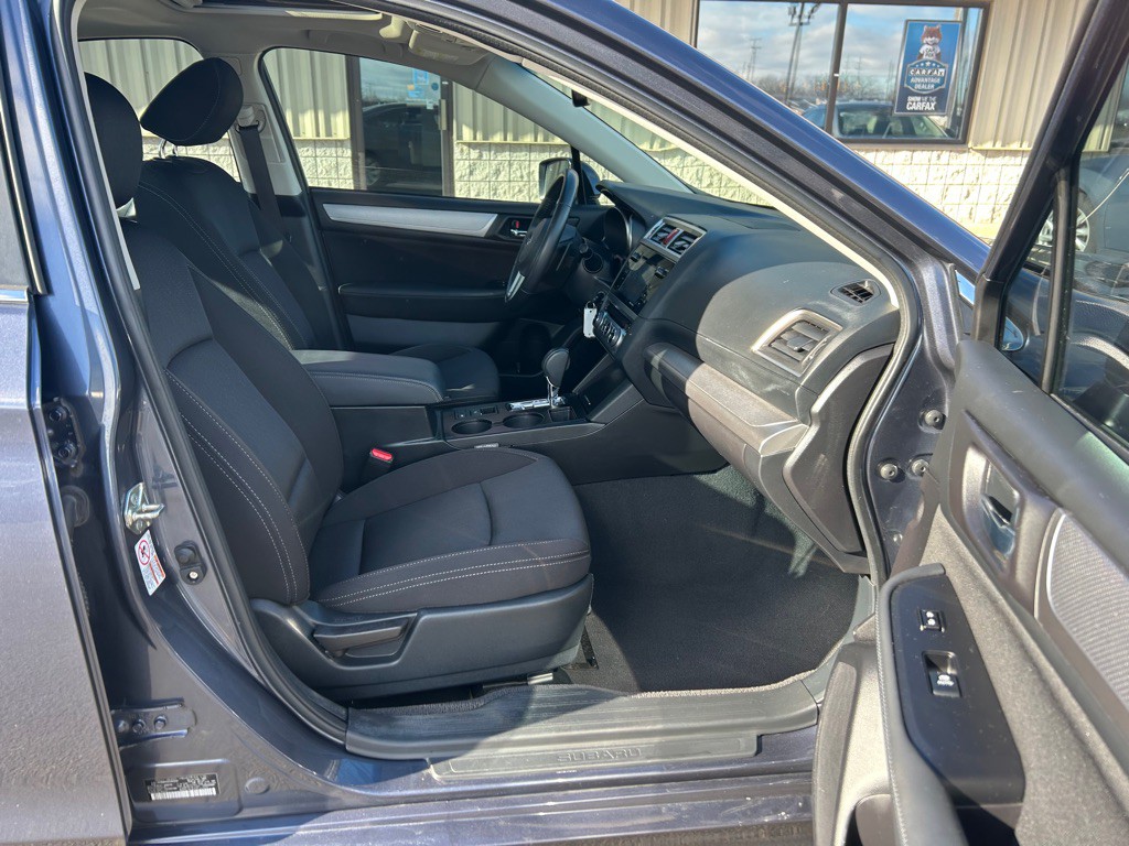2016 Subaru Legacy Image 7