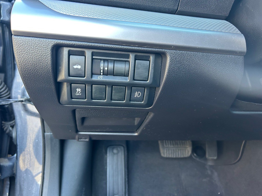 2016 Subaru Legacy Image 21