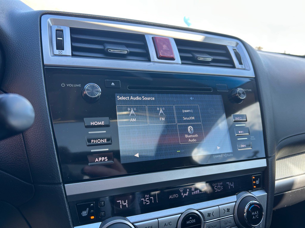 2016 Subaru Legacy Image 22