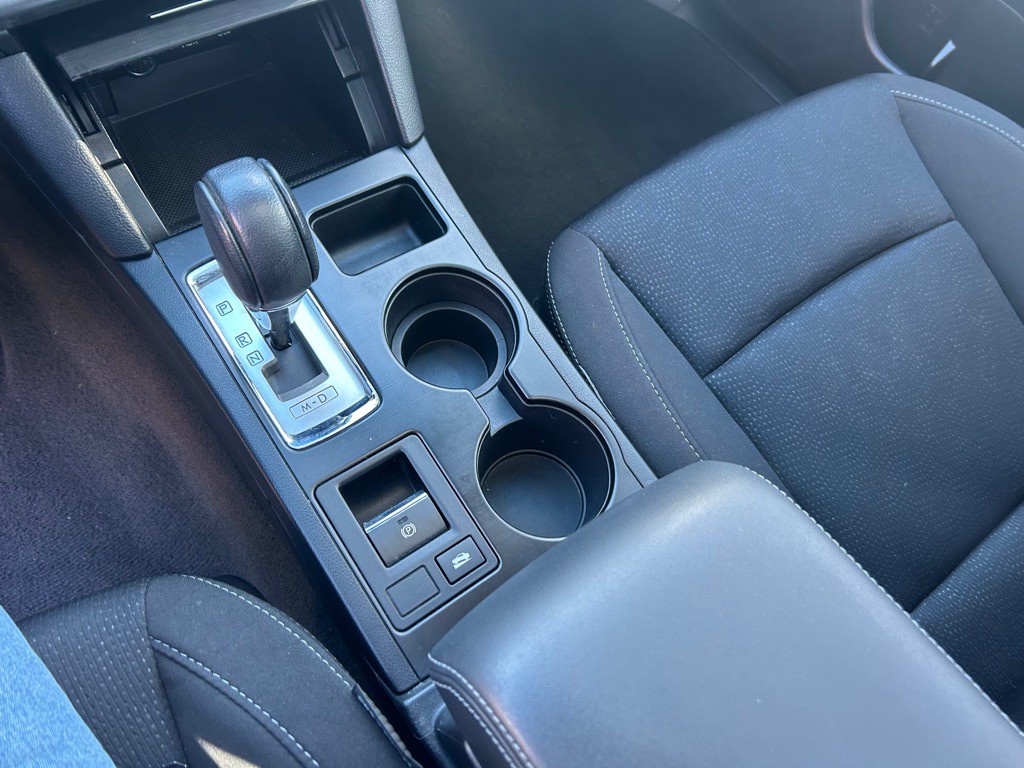 2016 Subaru Legacy Image 25