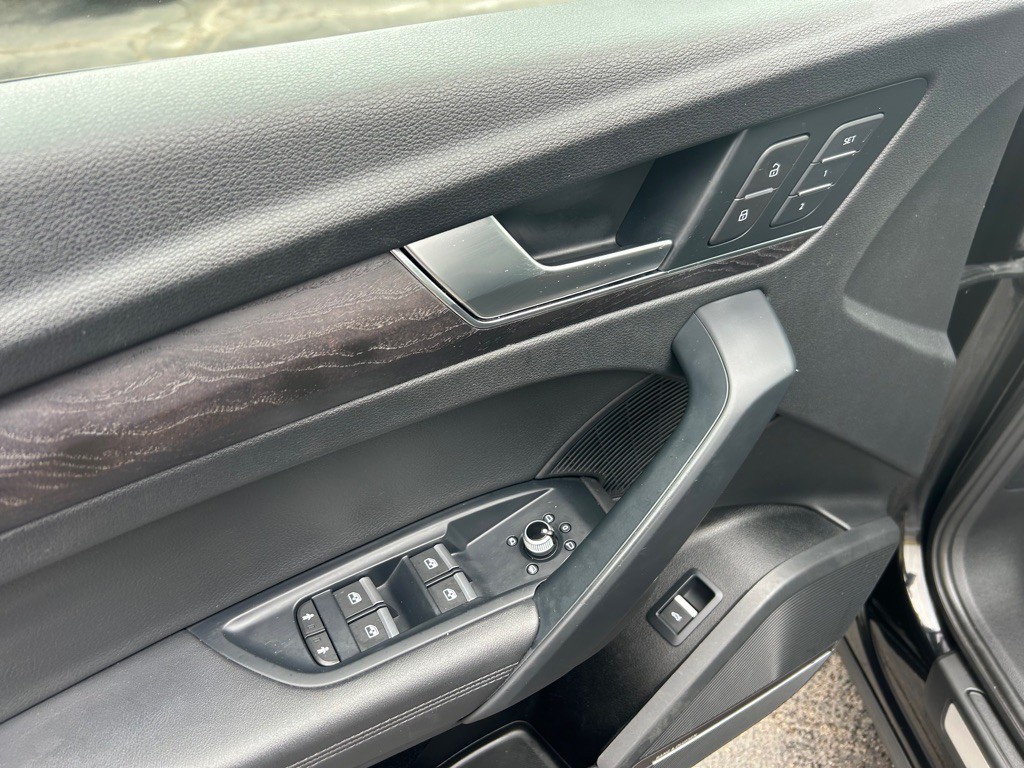 2020 Audi Q5 Image 18