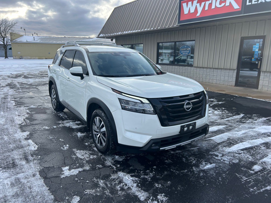 2023 Nissan Pathfinder Image 2