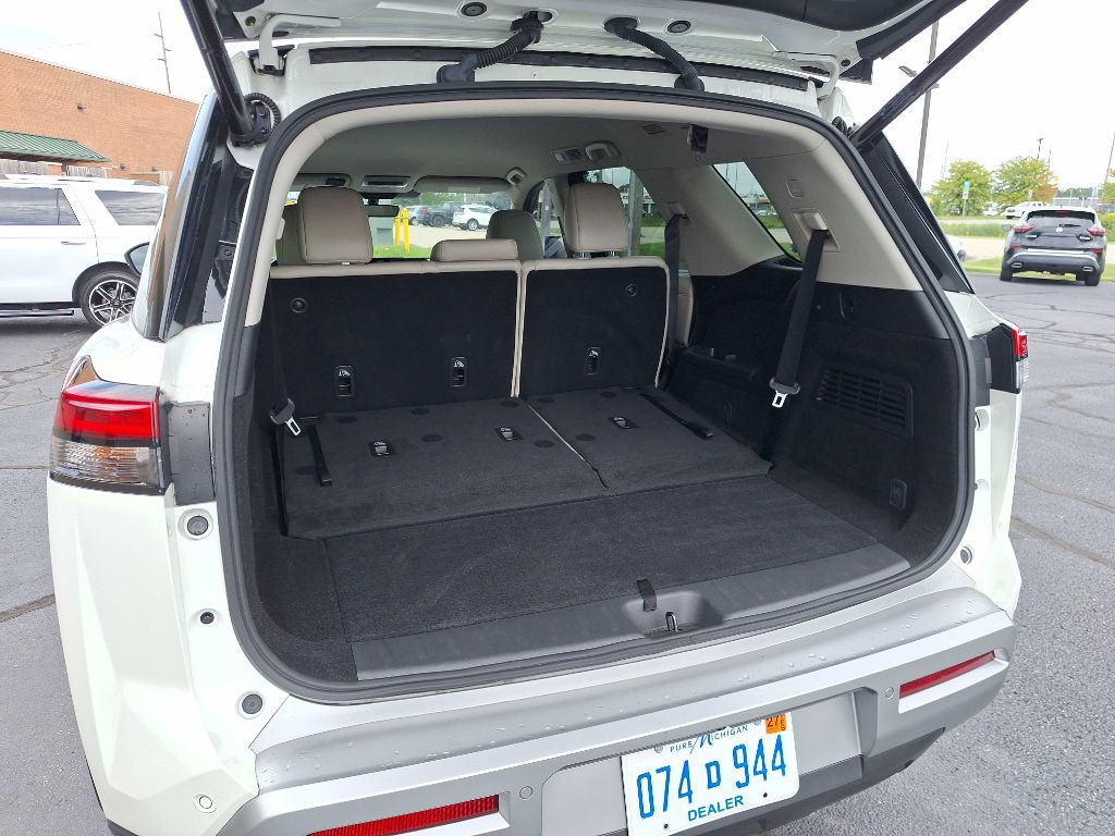 2023 Nissan Pathfinder Image 9