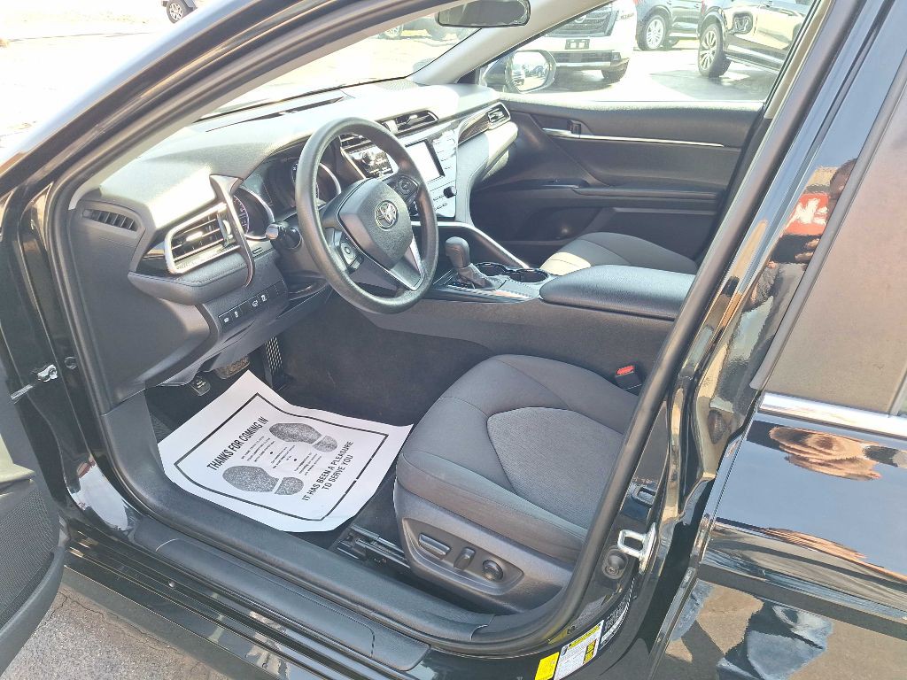 2020 Toyota Camry Image 11