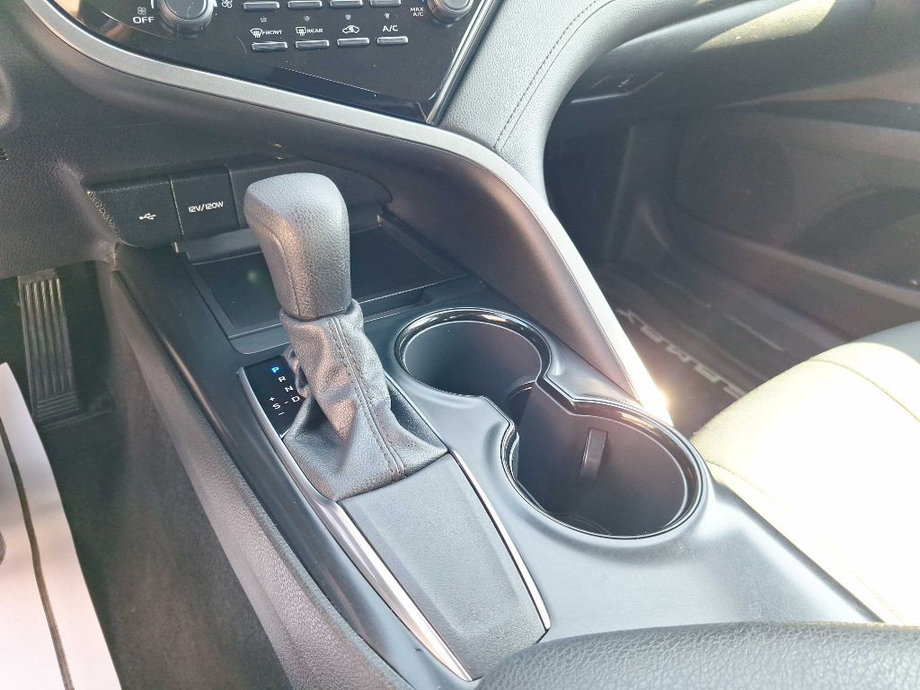 2020 Toyota Camry Image 13