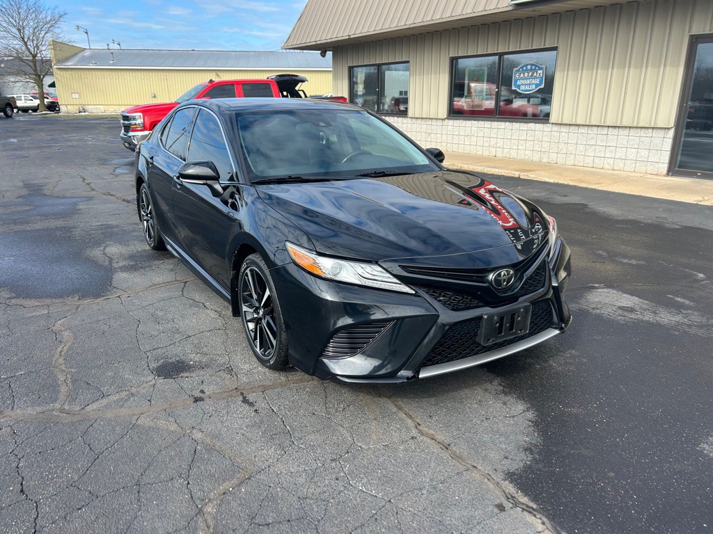 2019 Toyota Camry Image 2