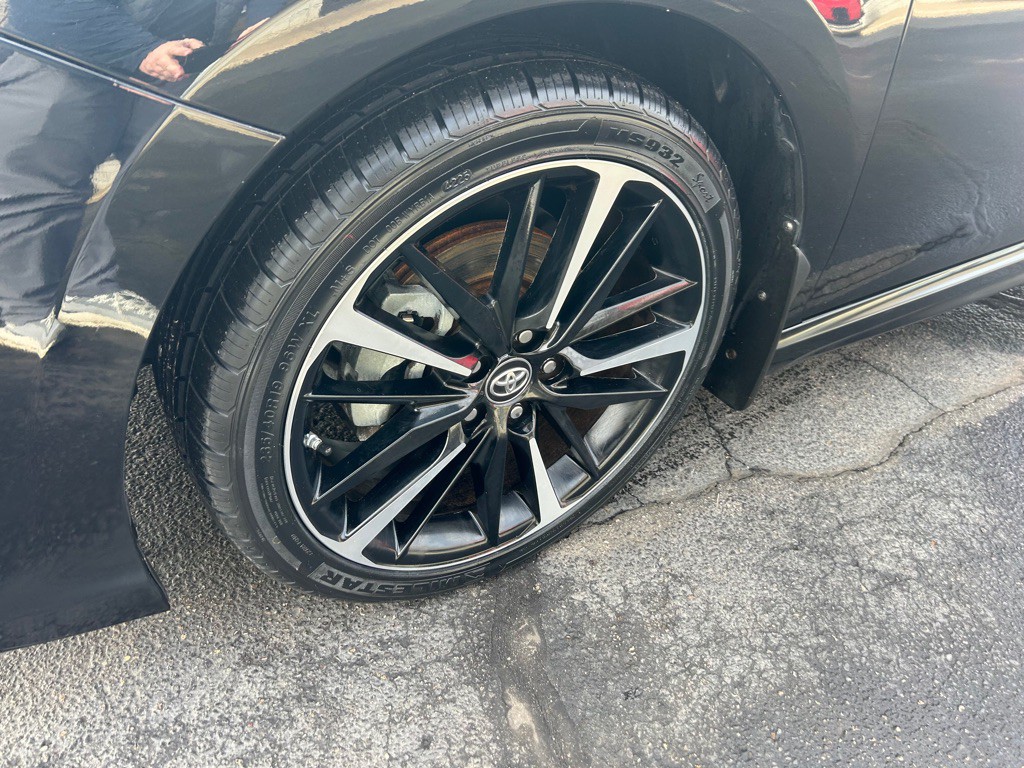 2019 Toyota Camry Image 4