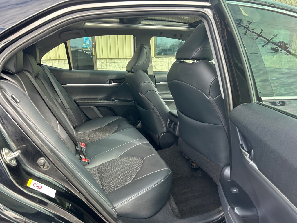 2019 Toyota Camry Image 8