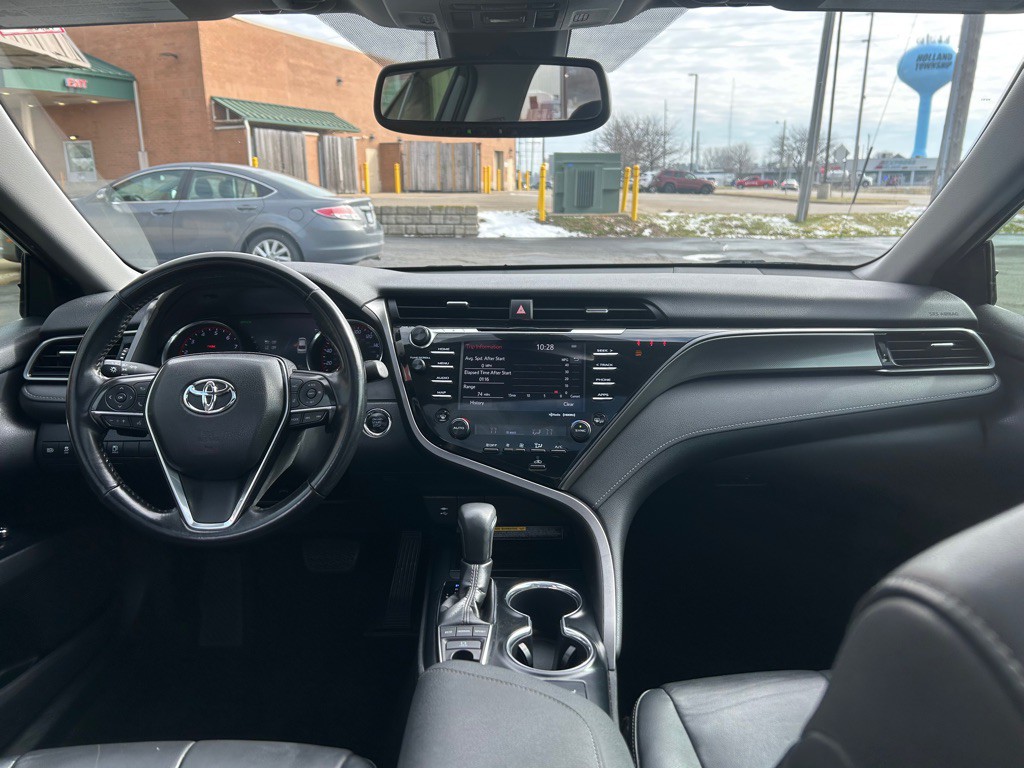 2019 Toyota Camry Image 13