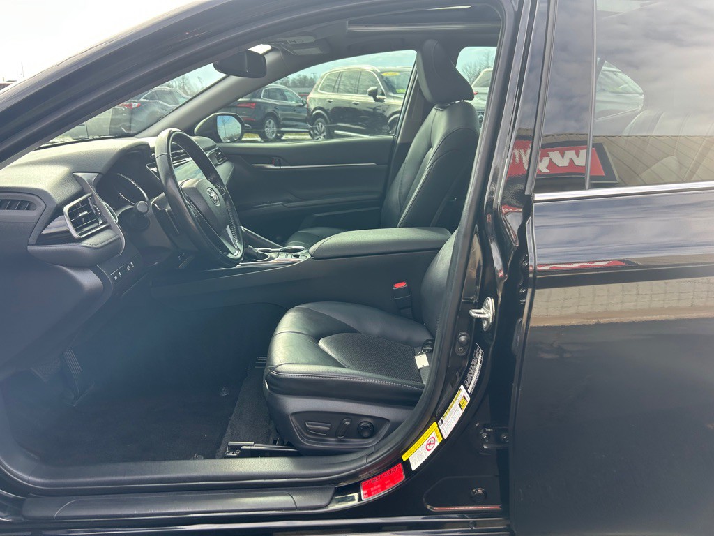 2019 Toyota Camry Image 15