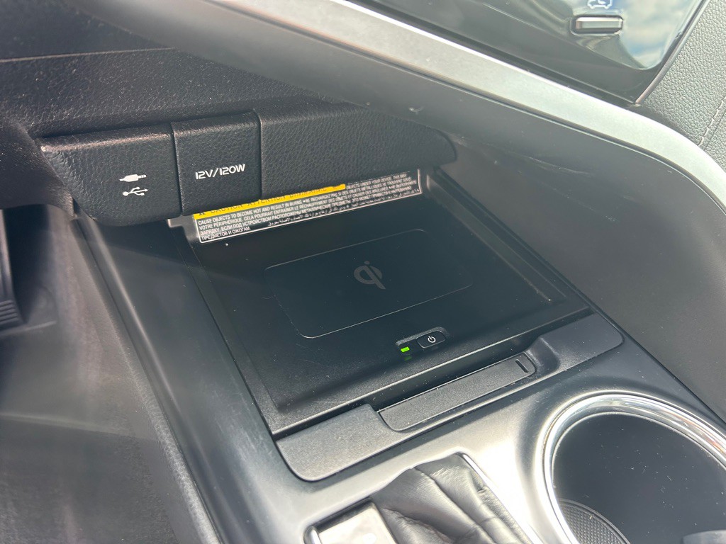 2019 Toyota Camry Image 25