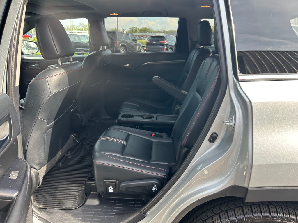 2019 Toyota Highlander Image 14