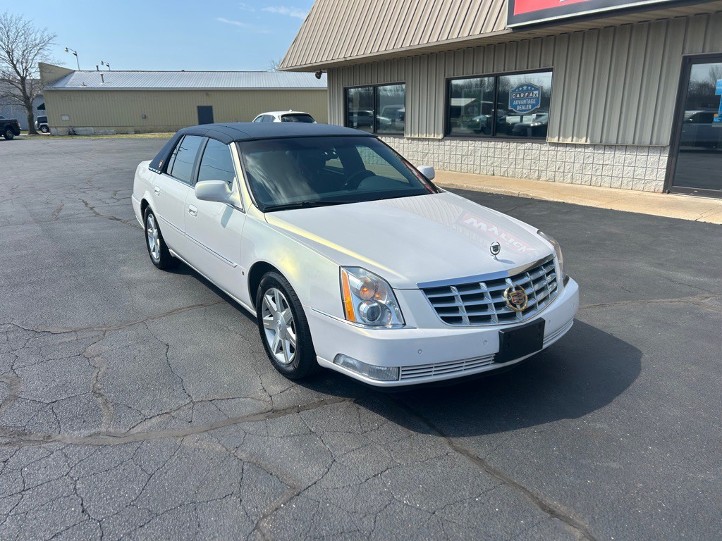 2006 Cadillac DTS Image 2