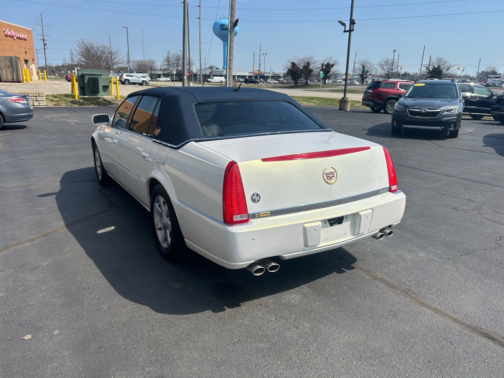 2006 Cadillac DTS Image 5