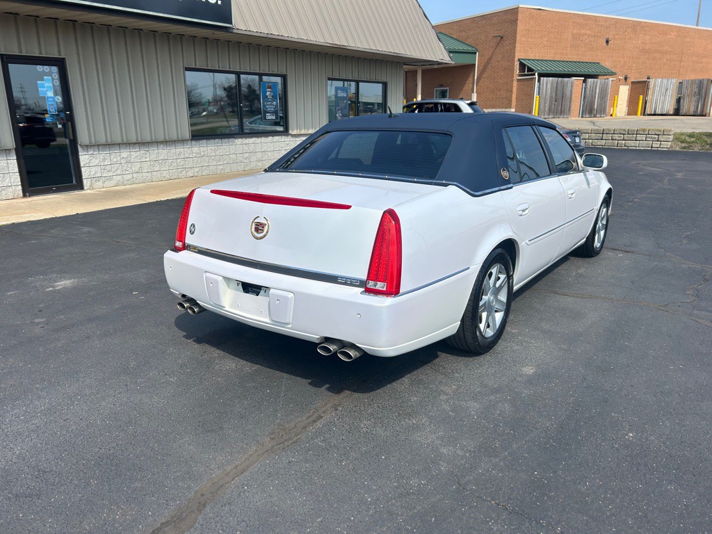 2006 Cadillac DTS Image 6