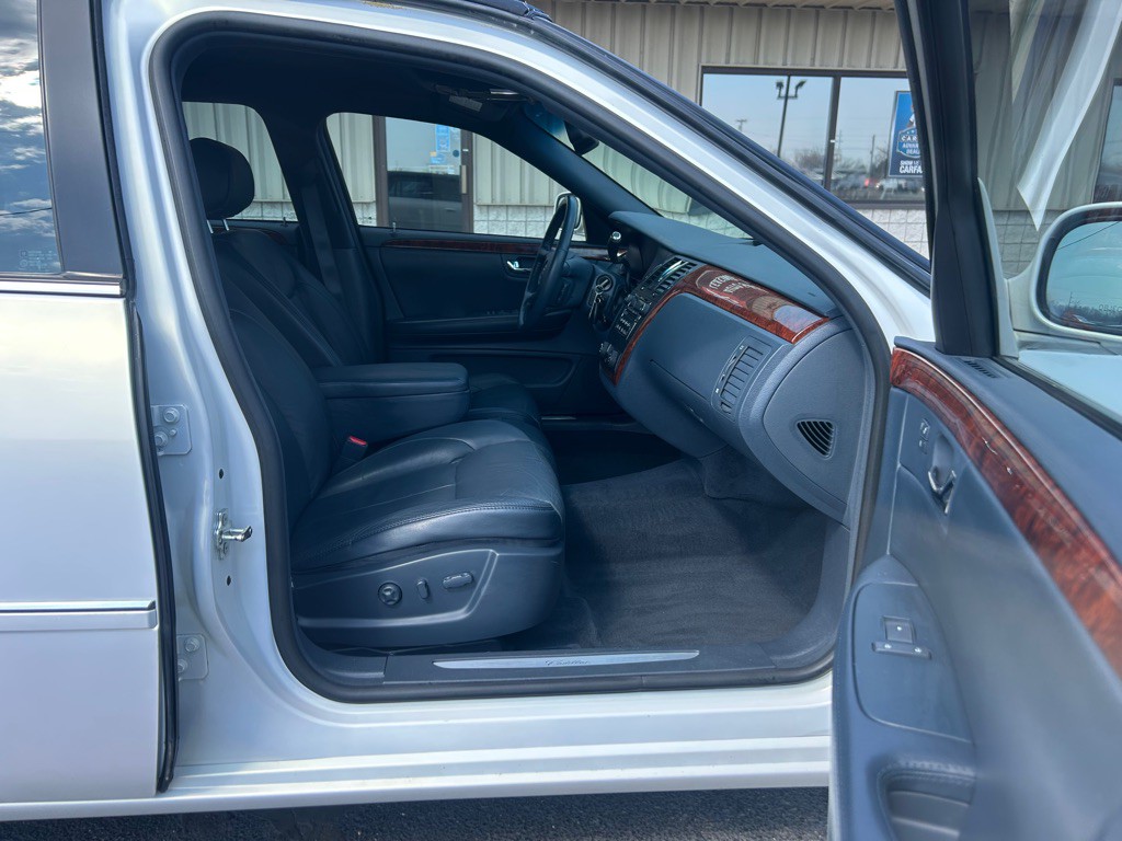 2006 Cadillac DTS Image 7