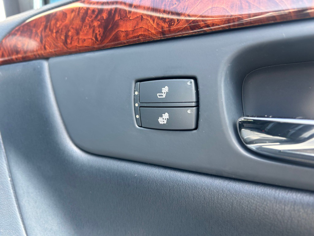 2006 Cadillac DTS Image 10