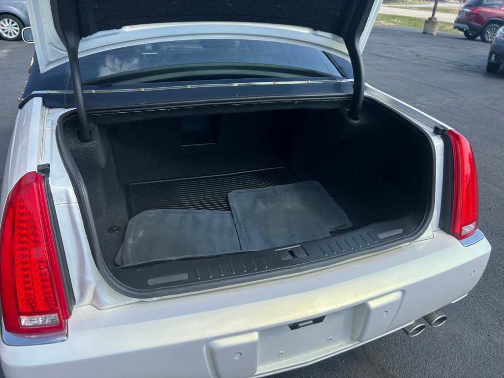 2006 Cadillac DTS Image 11