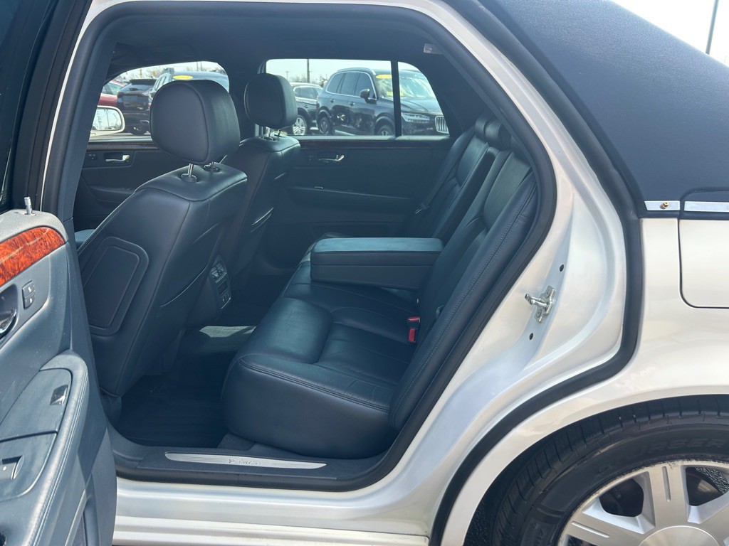 2006 Cadillac DTS Image 13