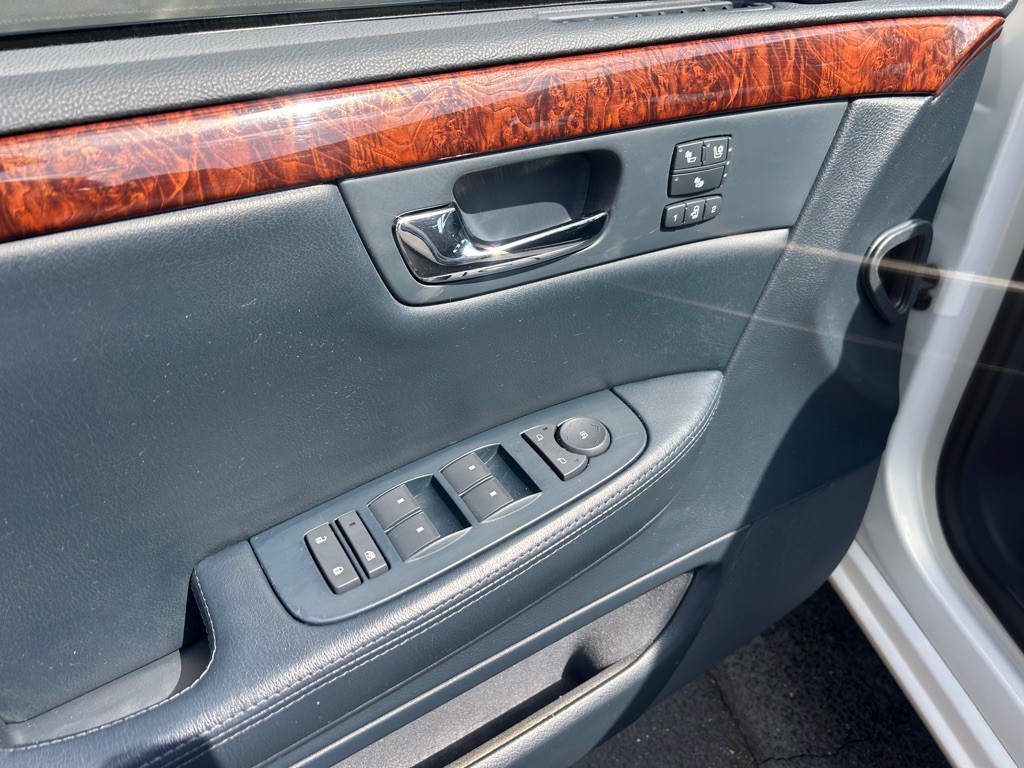 2006 Cadillac DTS Image 18