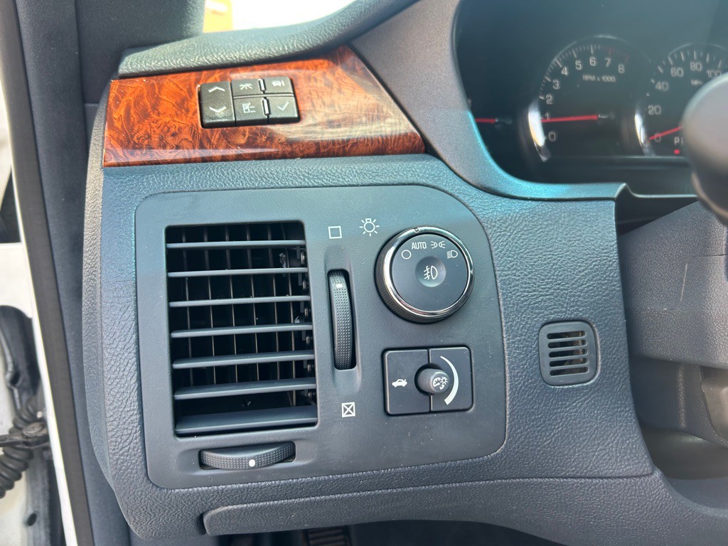 2006 Cadillac DTS Image 23