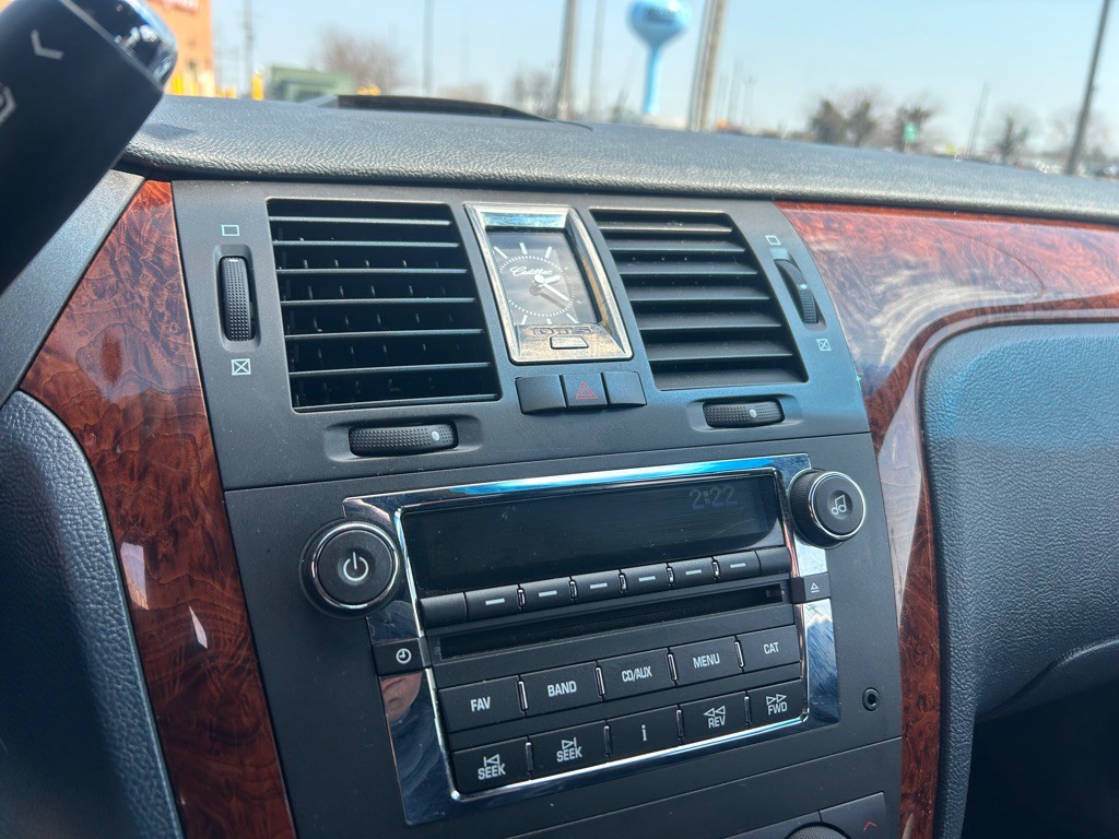 2006 Cadillac DTS Image 24