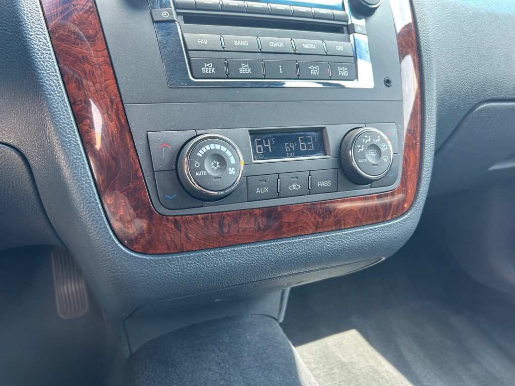 2006 Cadillac DTS Image 25