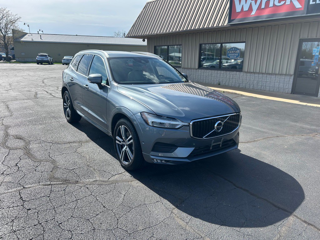 2018 Volvo XC60 Image 2