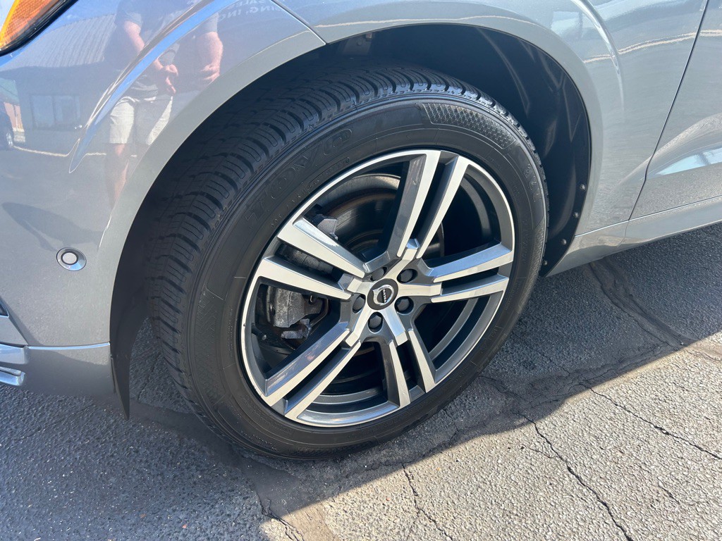 2018 Volvo XC60 Image 4