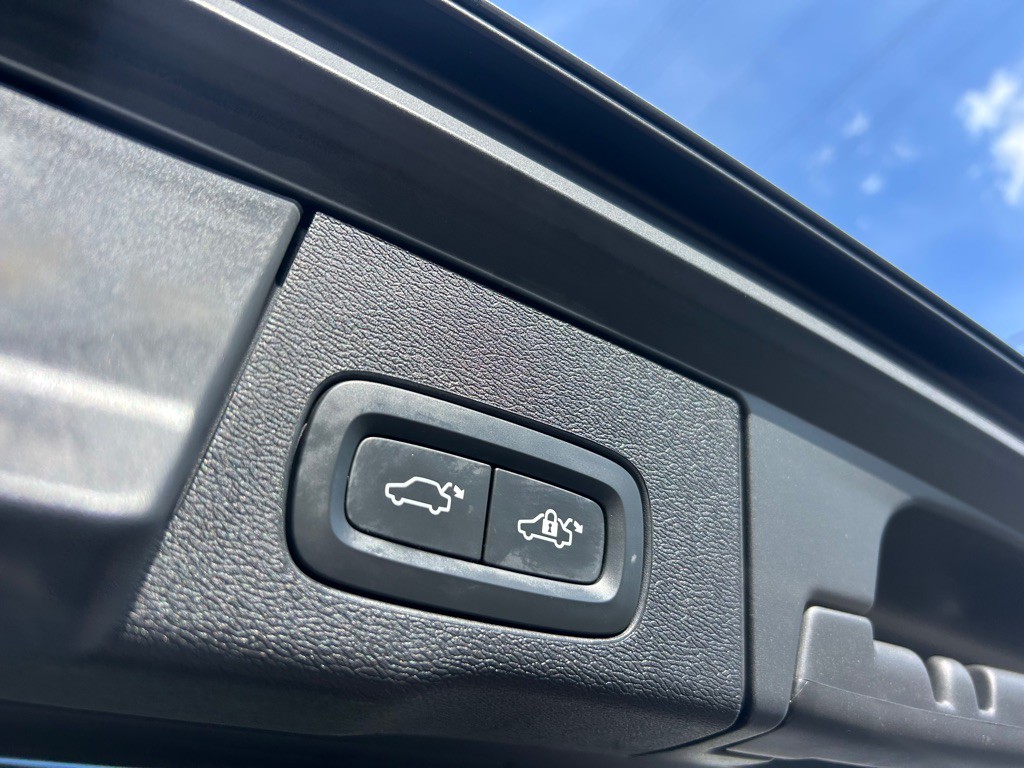 2018 Volvo XC60 Image 11