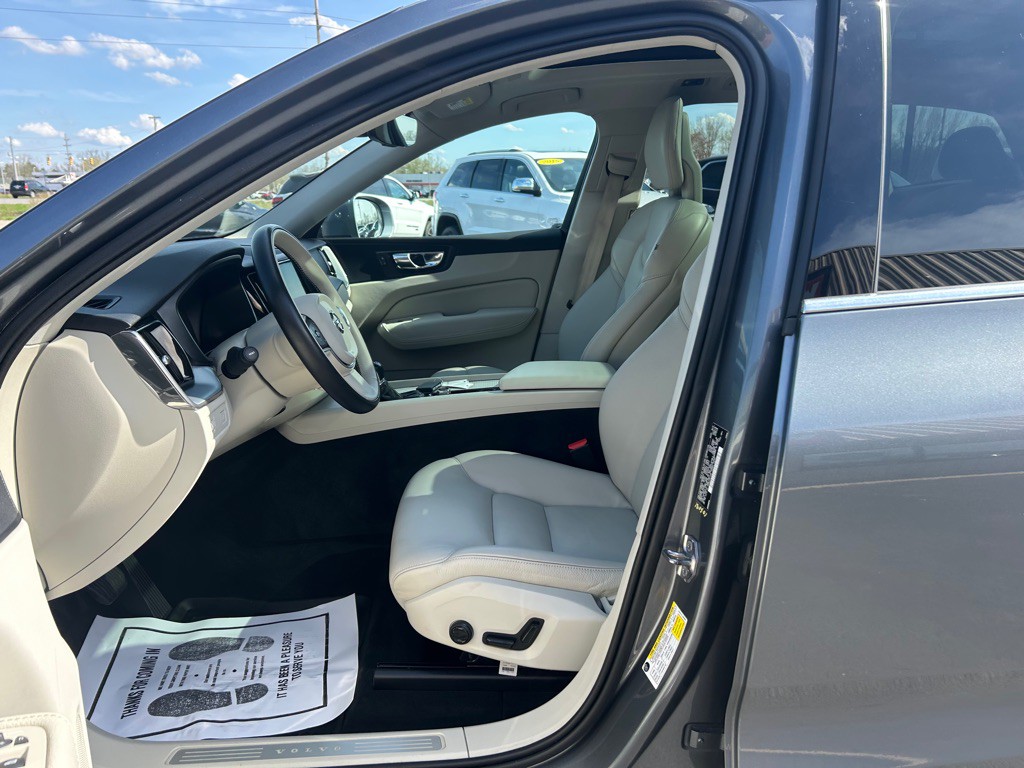 2018 Volvo XC60 Image 16