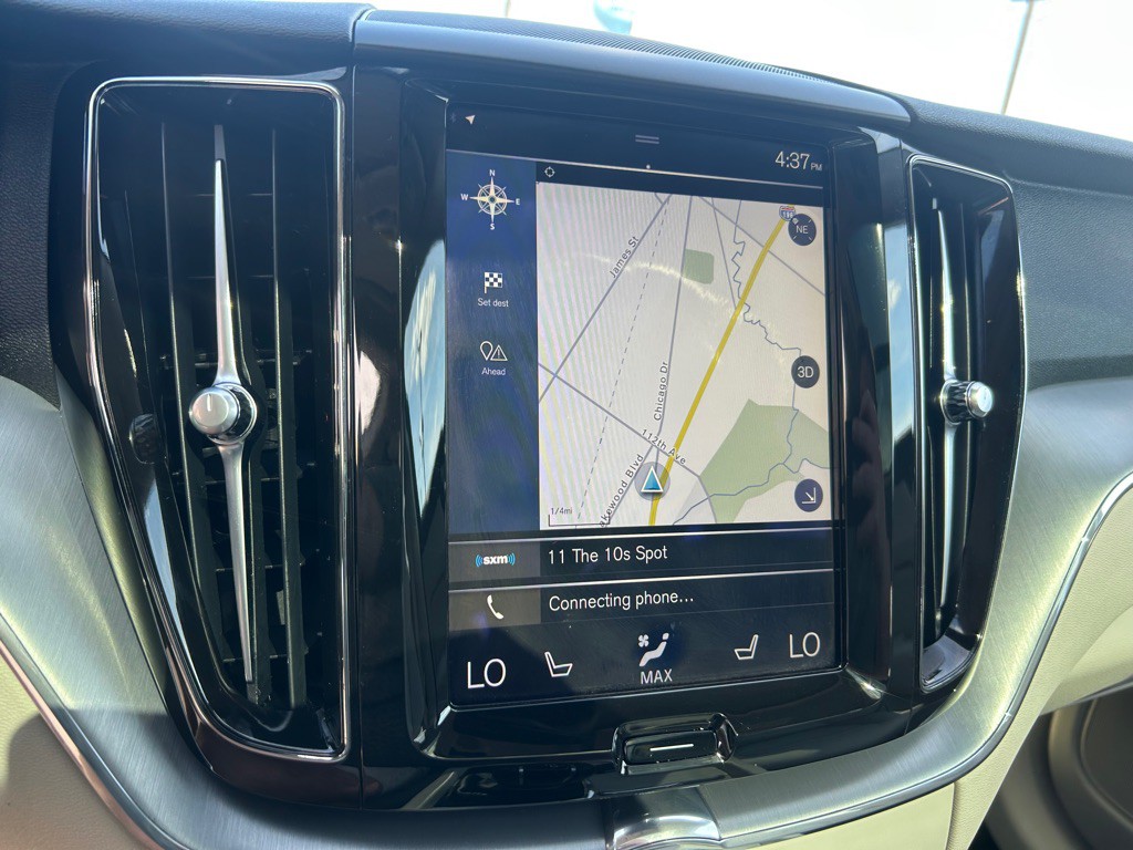 2018 Volvo XC60 Image 24