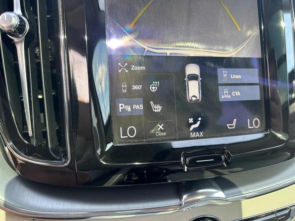 2018 Volvo XC60 Image 26