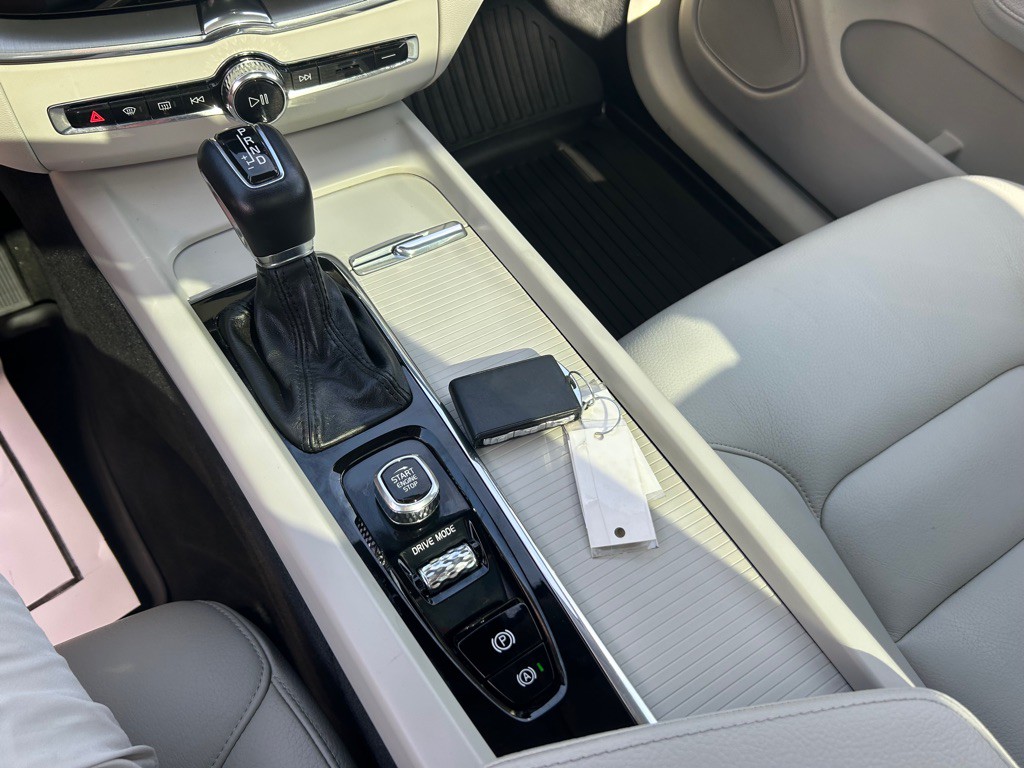 2018 Volvo XC60 Image 27