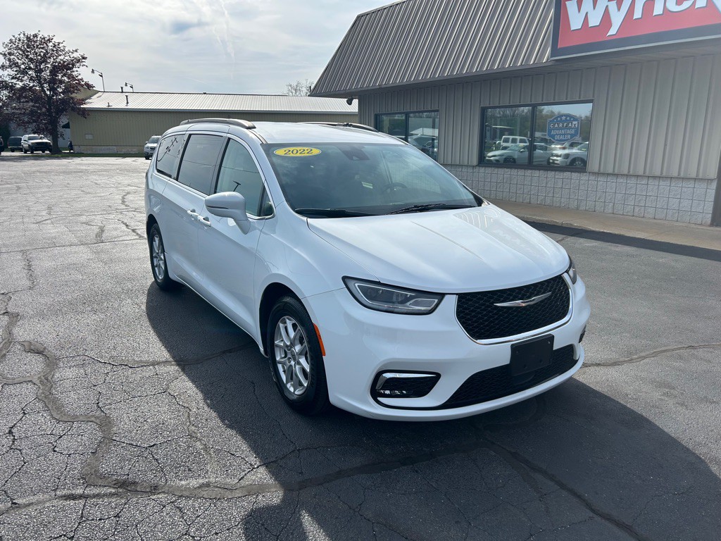 2022 Chrysler Pacifica Image 2