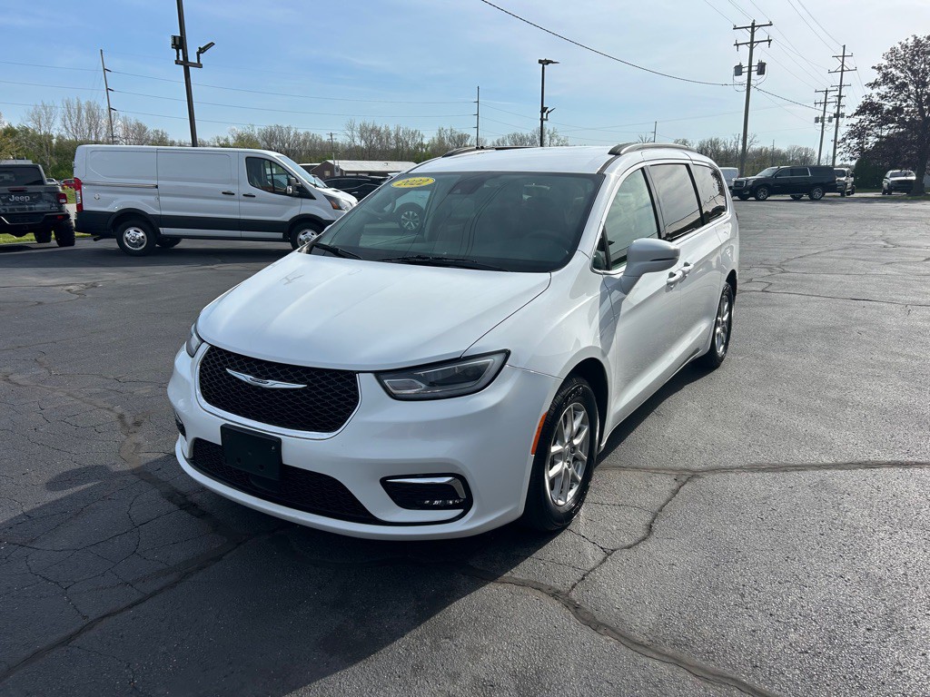 2022 Chrysler Pacifica Image 3