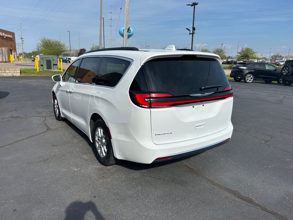 2022 Chrysler Pacifica Image 5