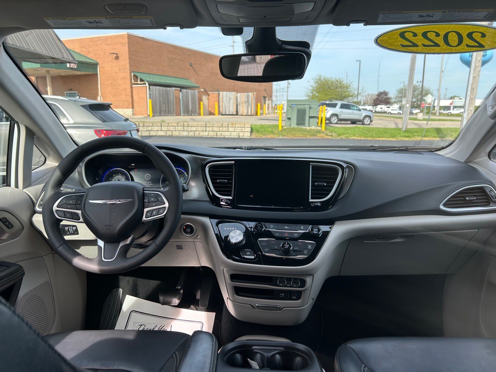 2022 Chrysler Pacifica Image 14