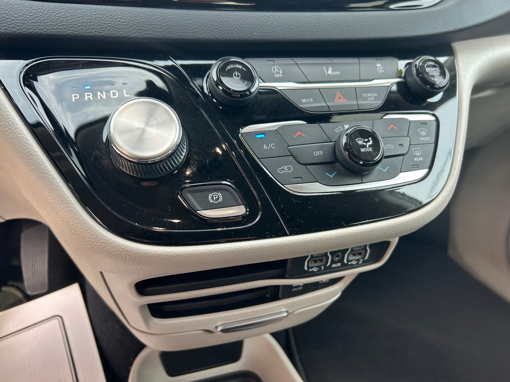 2022 Chrysler Pacifica Image 26