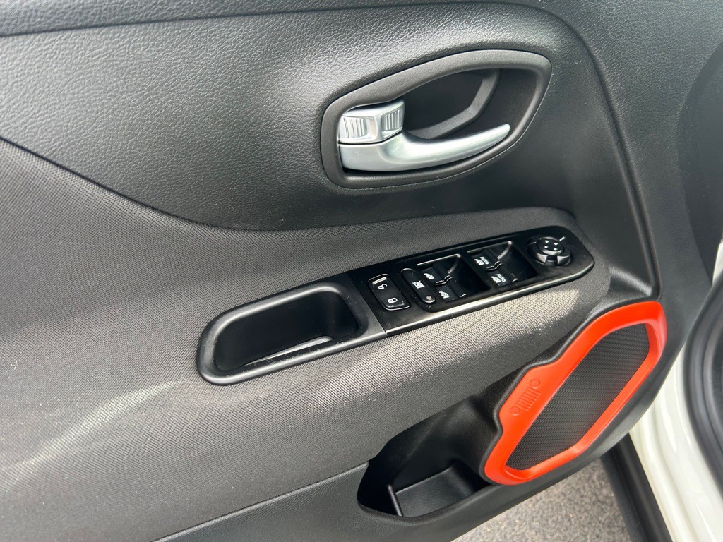 2020 Jeep Renegade Image 14
