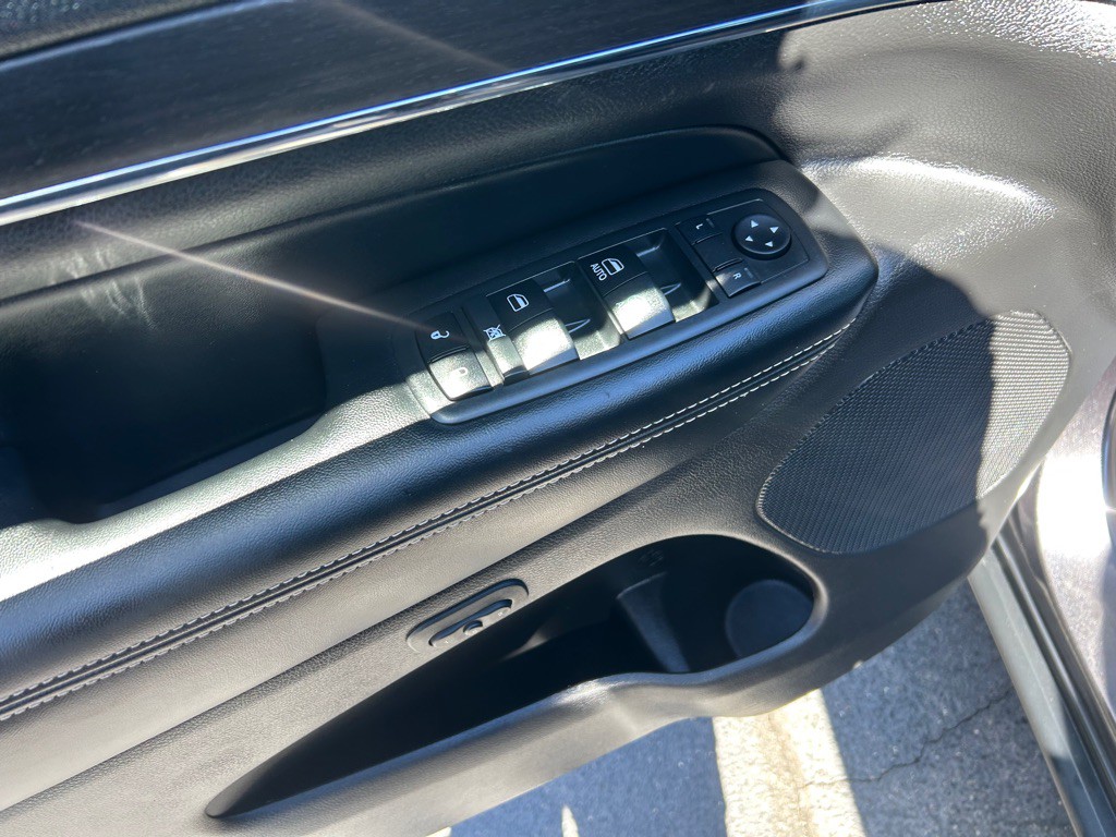 2017 Jeep Grand Cherokee Image 17