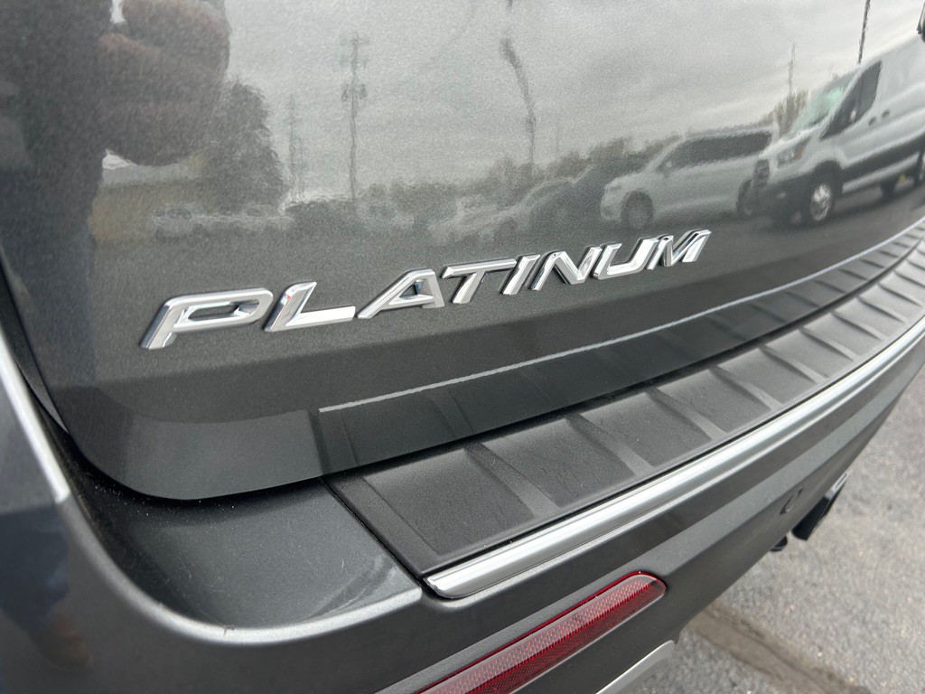 2020 Ford Explorer Image 6