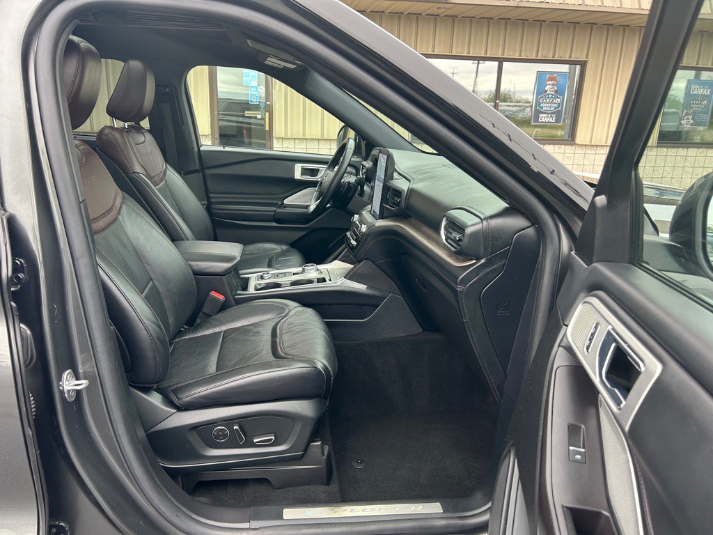 2020 Ford Explorer Image 8